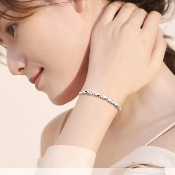 Agnès™ – Delicate Luminous Bracelet for Everyday Elegance