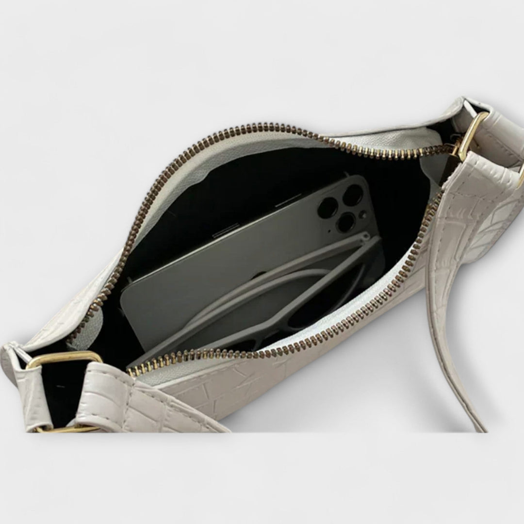 Oona Borsa