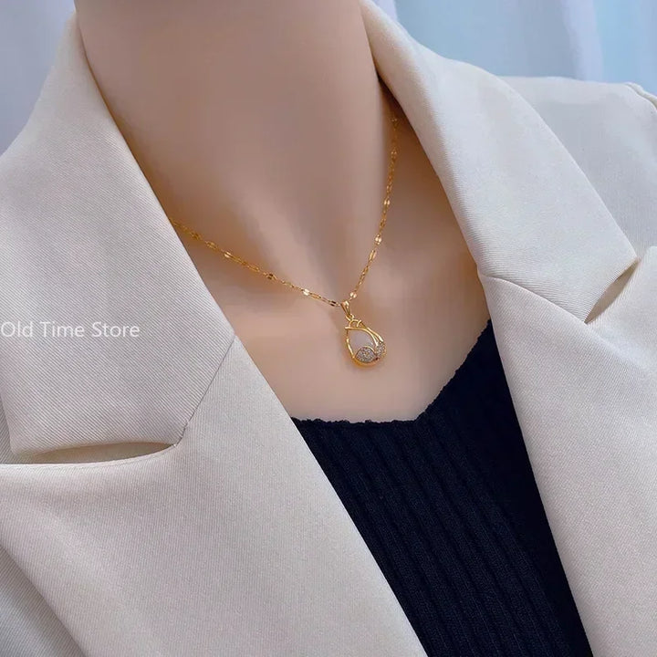 Elegant Pink Crystal and Gold Pendant Necklace