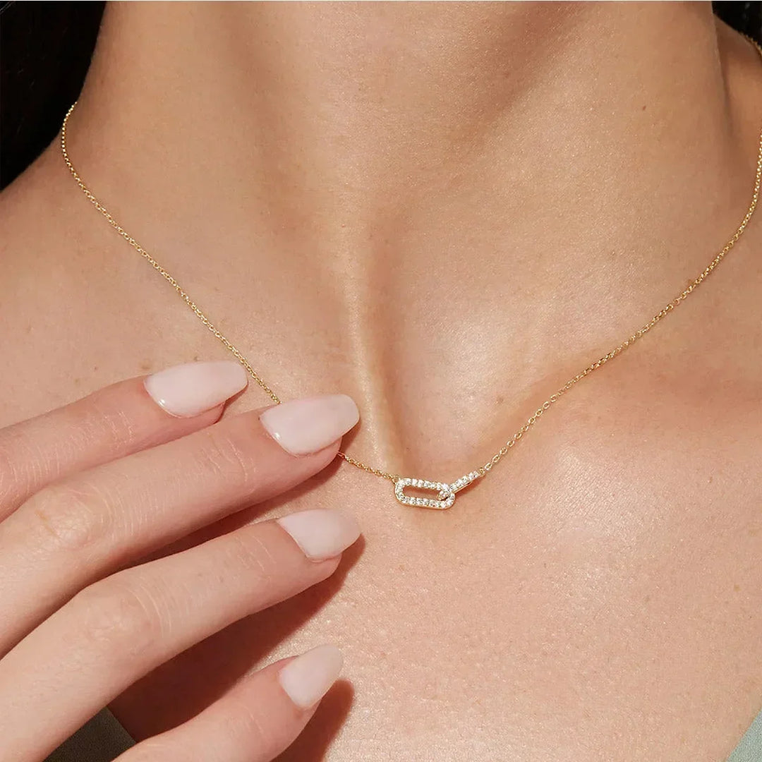 Elegant Metallic Flower Pendant Necklace