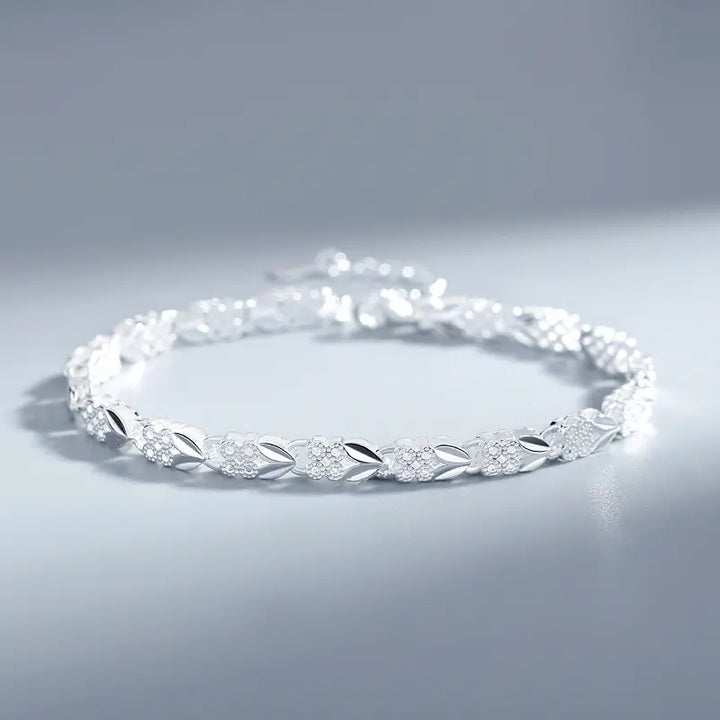 Agnès™ – Delicate Luminous Bracelet for Everyday Elegance